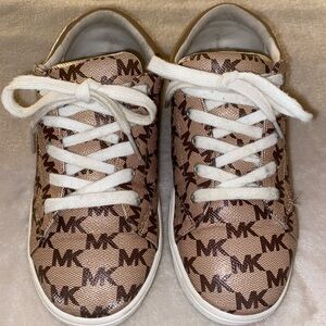 🔥 Rare Find 🔥 Michael Kors Size 5 Sneakers